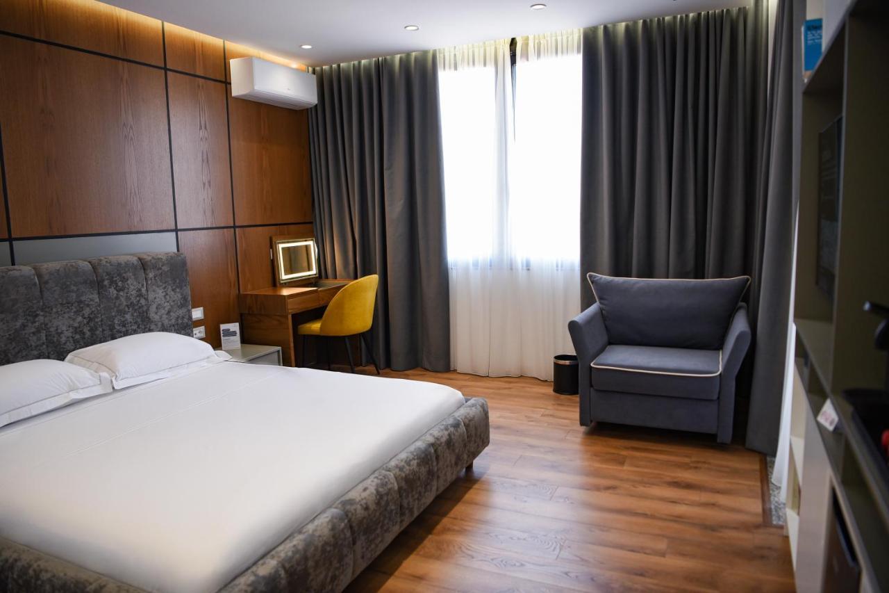 The Wilson Tirana Hotel Eksteriør billede