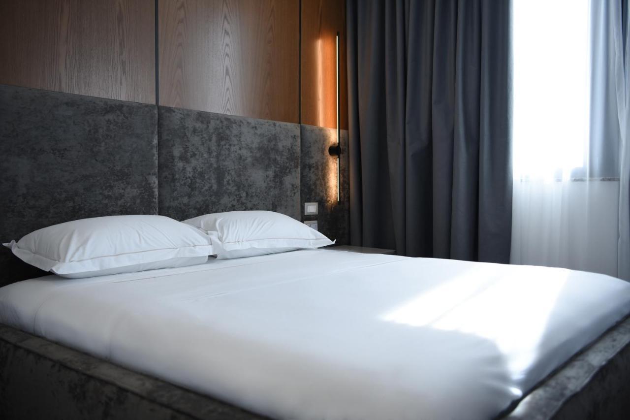 The Wilson Tirana Hotel Eksteriør billede