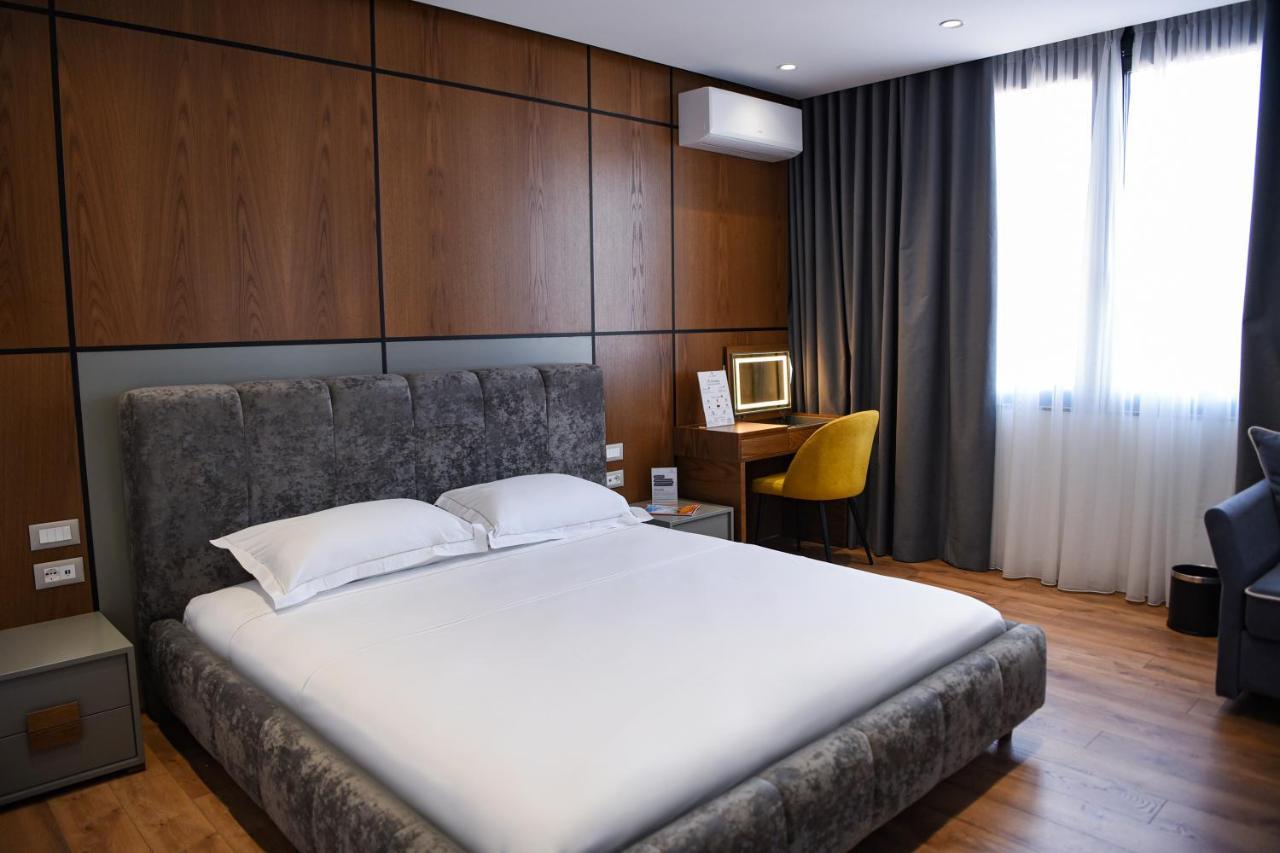 The Wilson Tirana Hotel Eksteriør billede