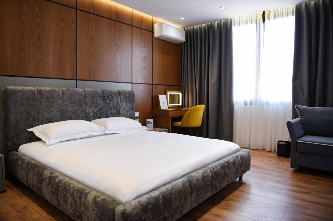 The Wilson Tirana Hotel Eksteriør billede