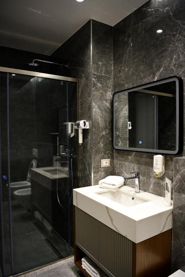The Wilson Tirana Hotel Eksteriør billede